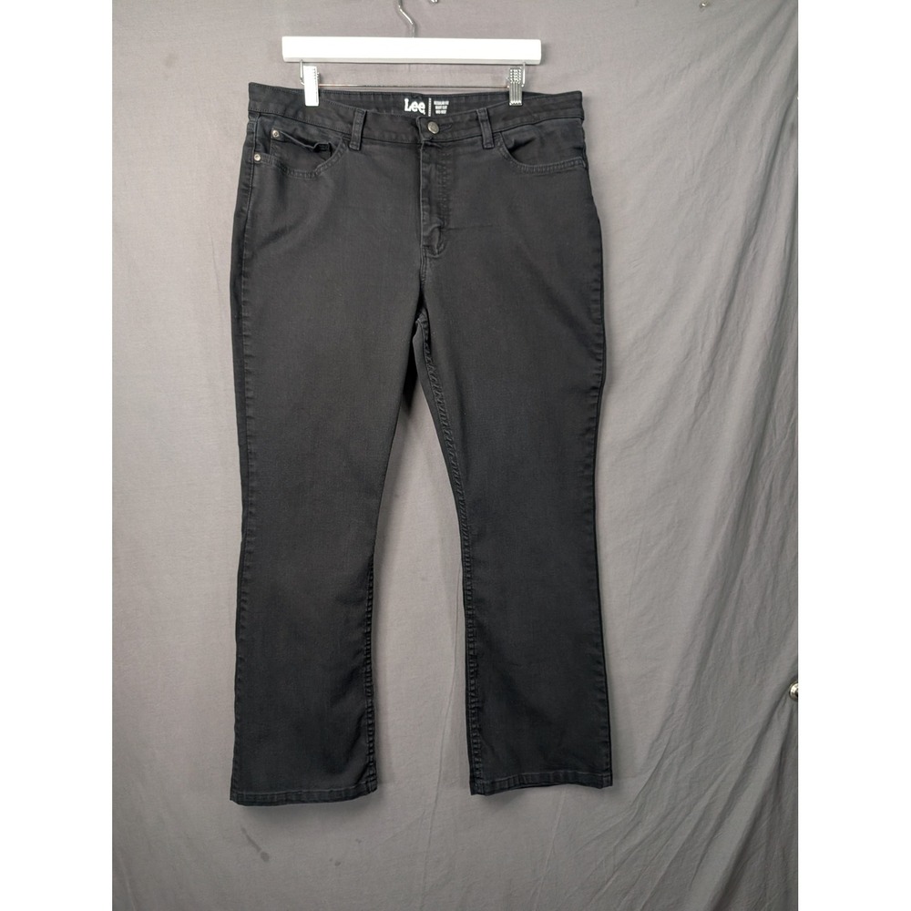 Lee Women's Legendary Regular Fit Bootcut Jeans Black 18W Medium Mid Rise